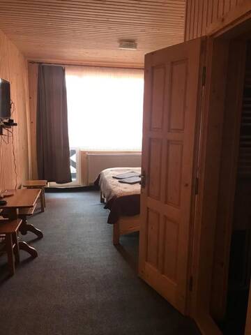 Фото номера Улучшенный двухместный номер с 1 кроватью Отель Hotel Novoe Shale г. Яблоница 37