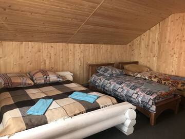 Фото номера Улучшенный трехместный номер Отель Hotel Novoe Shale г. Яблоница 10