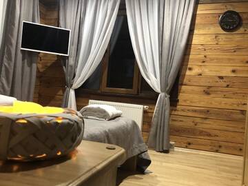Фото номера Двухместный номер с 1 кроватью Апартаменты Golden Nest г. Яблоница 2