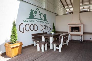 Фото номера Шале с двумя спальнями Шале GOOD DAYS Shale Resort 4 км до Буковеля г. Яблоница 19