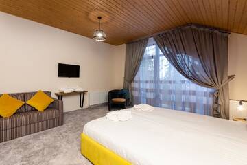 Фото номера Улучшенное шале Шале GOOD DAYS Shale Resort 4 км до Буковеля г. Яблоница 3