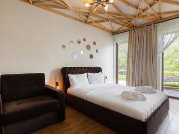 Фото номера Шале с двумя спальнями Шале GOOD DAYS Shale Resort 4 км до Буковеля г. Яблоница 5