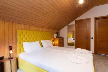 Фото номера Шале Шале GOOD DAYS Shale Resort 4 км до Буковеля г. Яблоница 3