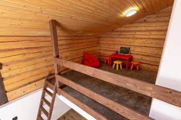 Фото номера Шале с двумя спальнями Шале GOOD DAYS Shale Resort 4 км до Буковеля г. Яблоница 9