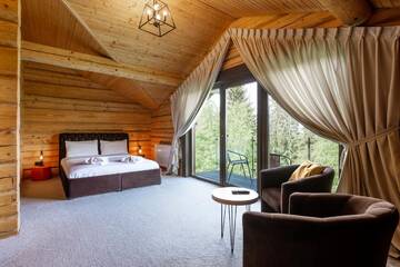Фото номера Шале с двумя спальнями Шале GOOD DAYS Shale Resort 4 км до Буковеля г. Яблоница 13
