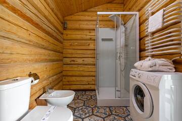 Фото номера Шале с двумя спальнями Шале GOOD DAYS Shale Resort 4 км до Буковеля г. Яблоница 11